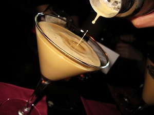 A cockatil made with brandy, creme de cacao and cream