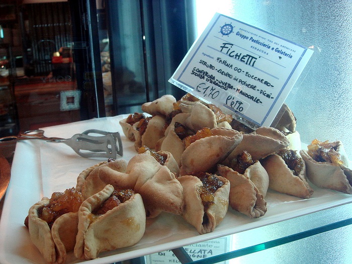 "Fichetti" (fig pastry), shot in Syracuse, Sicily.