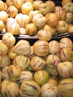 Main commercial variety of Solanum muricatum seen at a supermarket in Lima, Peru.