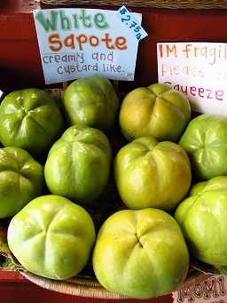 White sapote fruit at the South Kona Fruit Stand in Hōnaunau, Hawaii (Big Island)