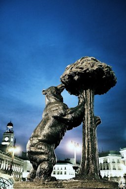 El Oso y el Madroño ("The Bear and the Strawberry Tree"), square Puerta del Sol in Madrid Spain
